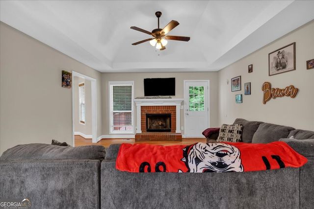 185 White Oak Court, Carrollton, GA 30116