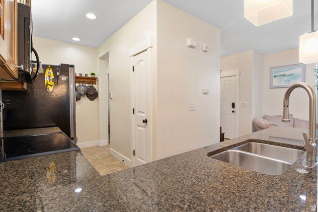 10426 S MILLERTON DR, South Jordan, UT 84009