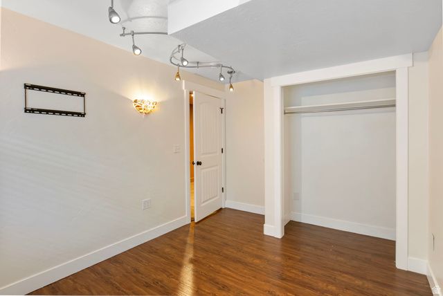 10426 S MILLERTON DR, South Jordan, UT 84009