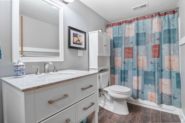 10426 S MILLERTON DR, South Jordan, UT 84009