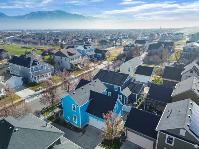 10426 S MILLERTON DR, South Jordan, UT 84009