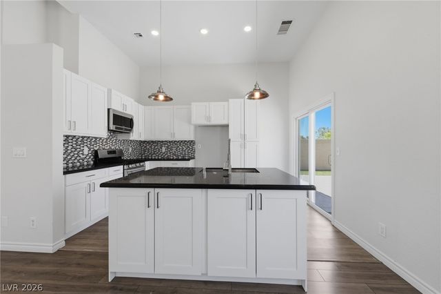 153 Coventry Drive, Henderson, NV 89074