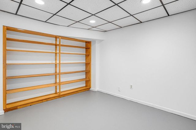 6935 PINEWAY, University Park, MD 20782