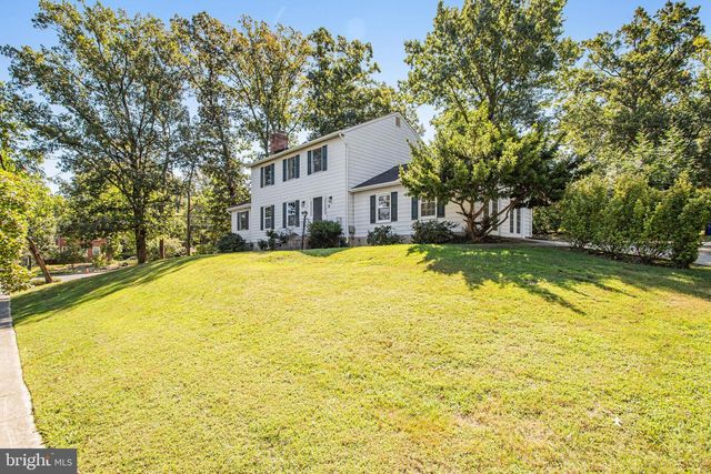 6935 PINEWAY, University Park, MD 20782