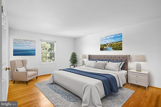 6935 PINEWAY, University Park, MD 20782