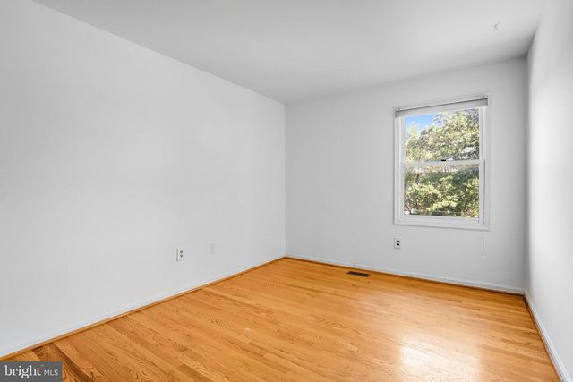 6935 PINEWAY, University Park, MD 20782