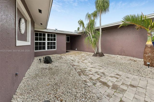 2100 NE 24th Street, Wilton Manors, FL 33305