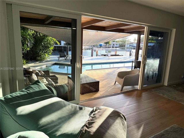2100 NE 24th Street, Wilton Manors, FL 33305