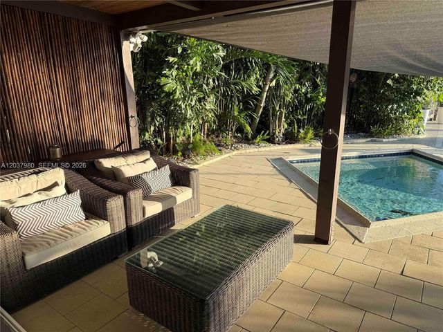2100 NE 24th Street, Wilton Manors, FL 33305