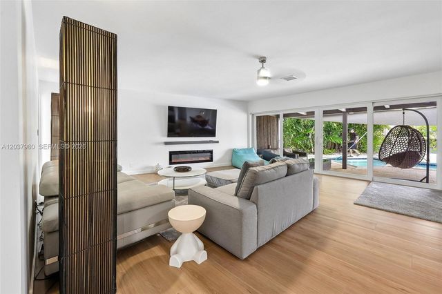 2100 NE 24th Street, Wilton Manors, FL 33305