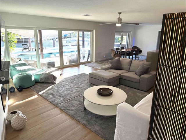 2100 NE 24th Street, Wilton Manors, FL 33305