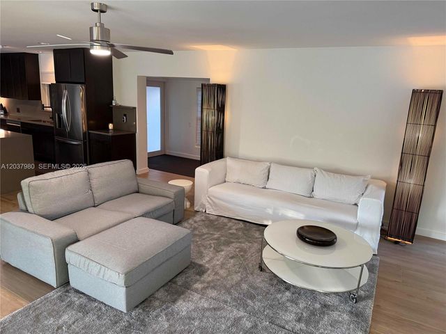 2100 NE 24th Street, Wilton Manors, FL 33305
