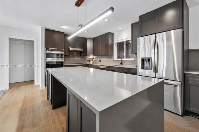 2100 NE 24th Street, Wilton Manors, FL 33305