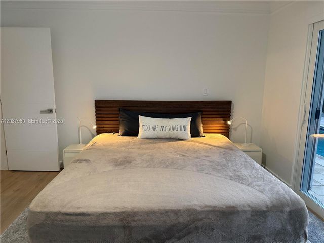 2100 NE 24th Street, Wilton Manors, FL 33305