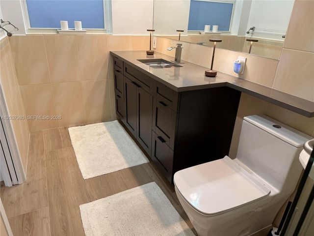 2100 NE 24th Street, Wilton Manors, FL 33305