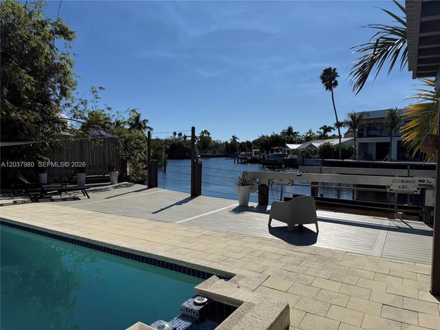 2100 NE 24th Street, Wilton Manors, FL 33305