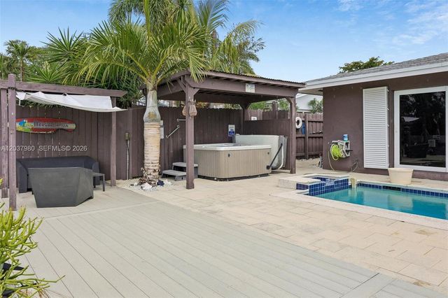 2100 NE 24th Street, Wilton Manors, FL 33305