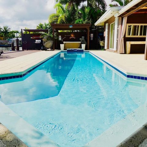 2100 NE 24th Street, Wilton Manors, FL 33305