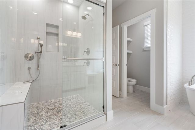 6911 SW Orange Avenue, Bentonville, AR 72713