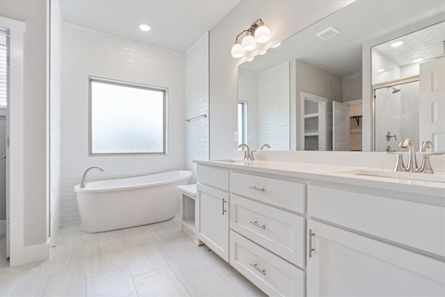 6911 SW Orange Avenue, Bentonville, AR 72713