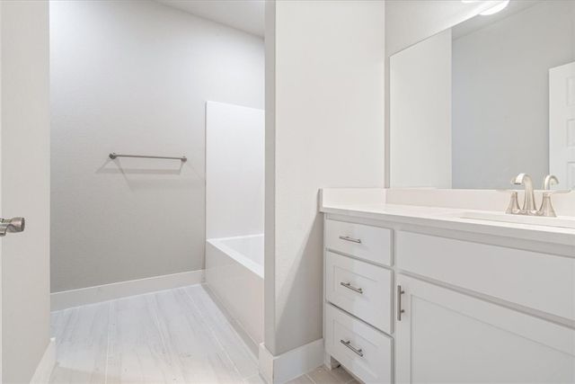 6911 SW Orange Avenue, Bentonville, AR 72713