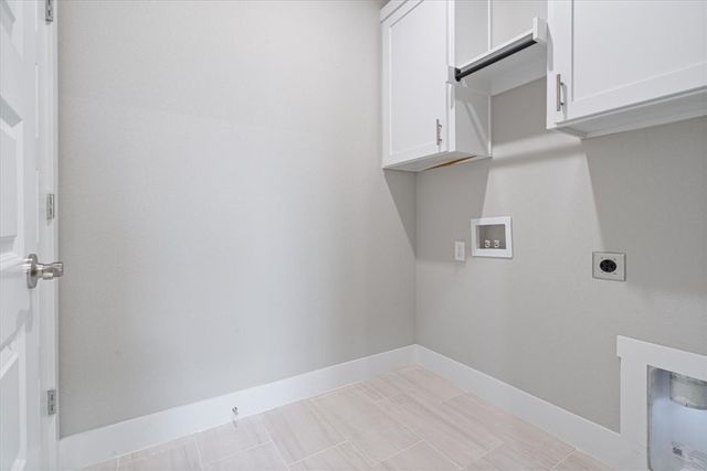 6911 SW Orange Avenue, Bentonville, AR 72713