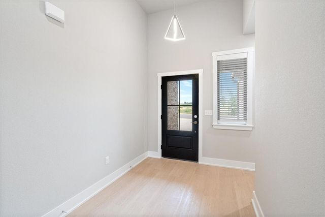 6911 SW Orange Avenue, Bentonville, AR 72713