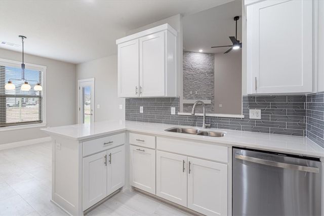 6911 SW Orange Avenue, Bentonville, AR 72713