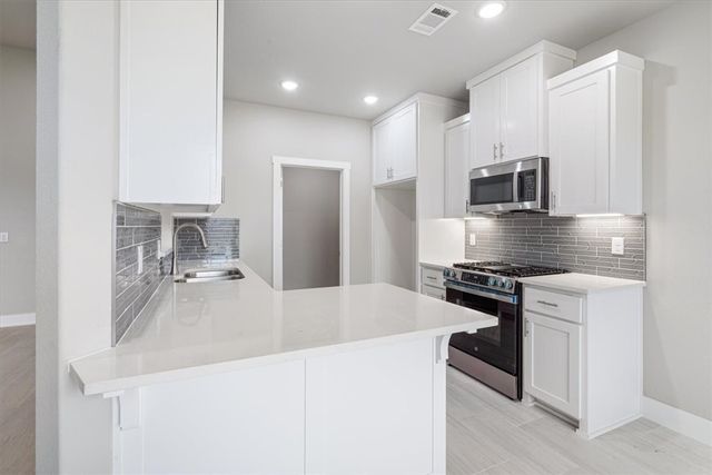 6911 SW Orange Avenue, Bentonville, AR 72713