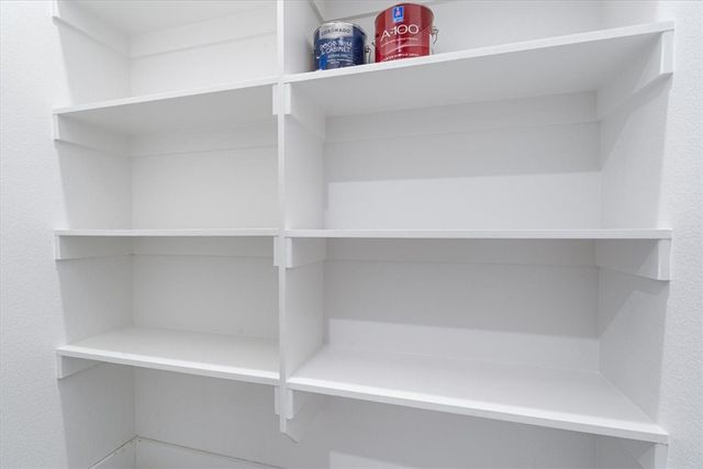 6911 SW Orange Avenue, Bentonville, AR 72713