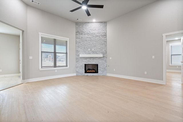 6911 SW Orange Avenue, Bentonville, AR 72713