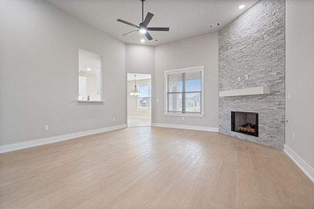 6911 SW Orange Avenue, Bentonville, AR 72713