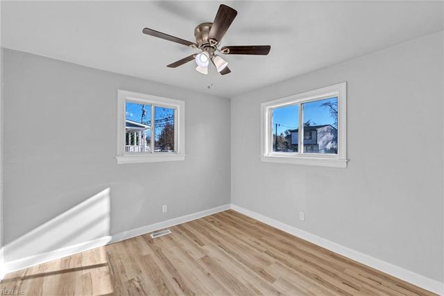712 W Queen ST, Hampton, VA 23669