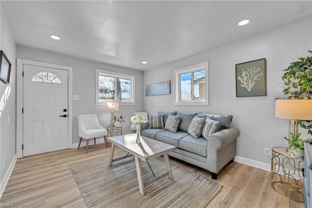 712 W Queen ST, Hampton, VA 23669