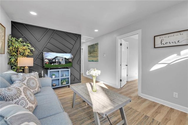 712 W Queen ST, Hampton, VA 23669