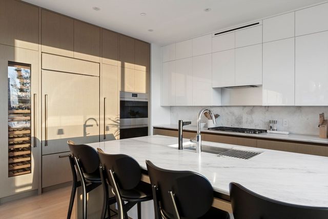 380 Harrison Ave 12J, Boston, MA 02118