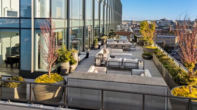 380 Harrison Ave 12J, Boston, MA 02118