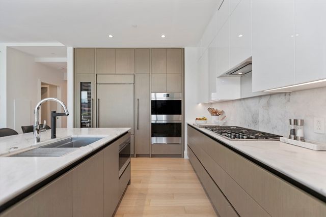 380 Harrison Ave 12J, Boston, MA 02118