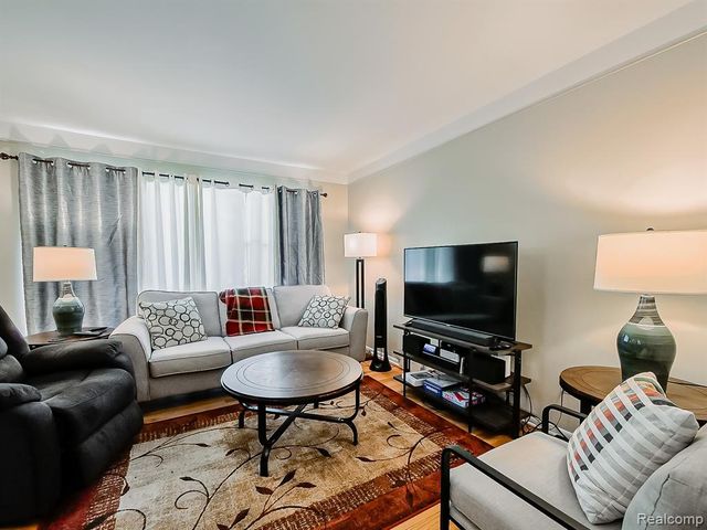 29221 Mark Avenue, Madison Heights, MI 48071