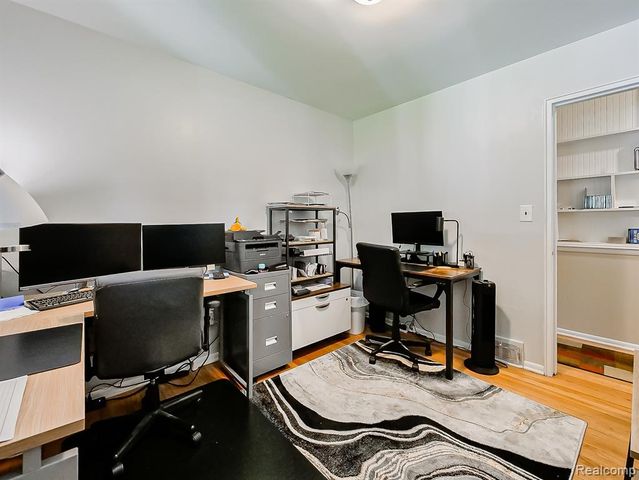 29221 Mark Avenue, Madison Heights, MI 48071