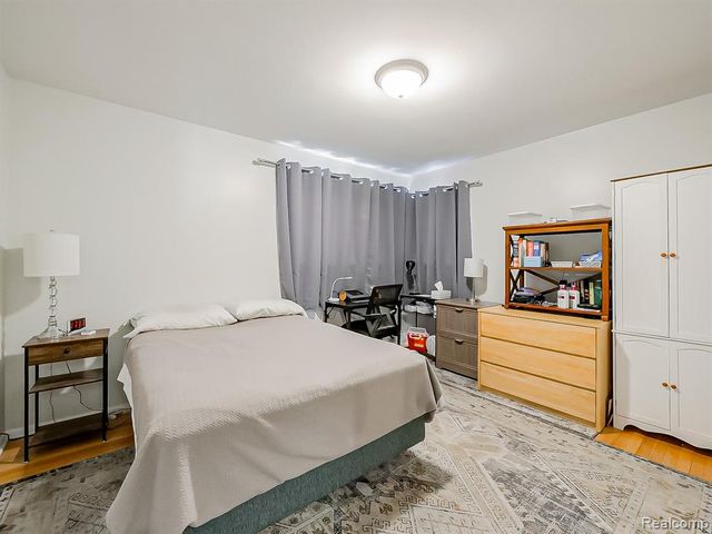 29221 Mark Avenue, Madison Heights, MI 48071