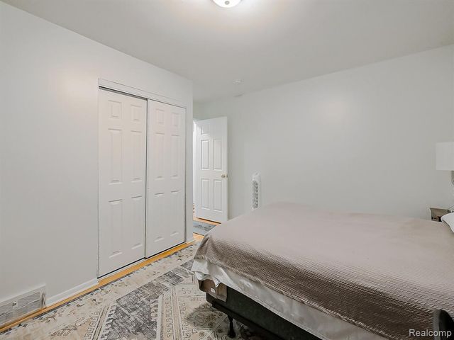 29221 Mark Avenue, Madison Heights, MI 48071