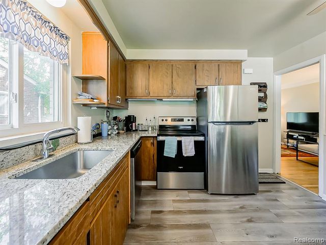29221 Mark Avenue, Madison Heights, MI 48071