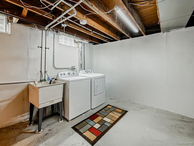 29221 Mark Avenue, Madison Heights, MI 48071