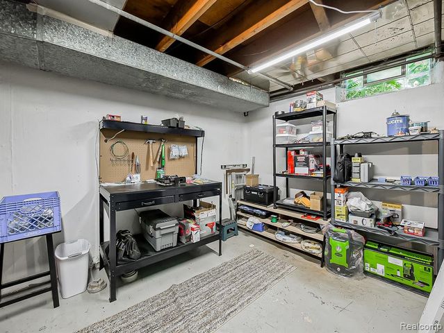 29221 Mark Avenue, Madison Heights, MI 48071