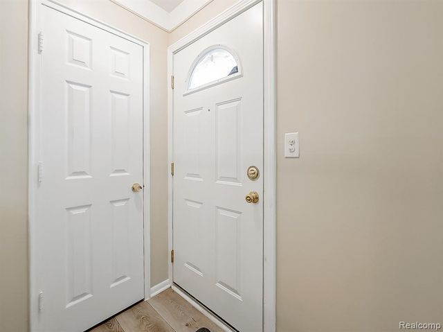 29221 Mark Avenue, Madison Heights, MI 48071