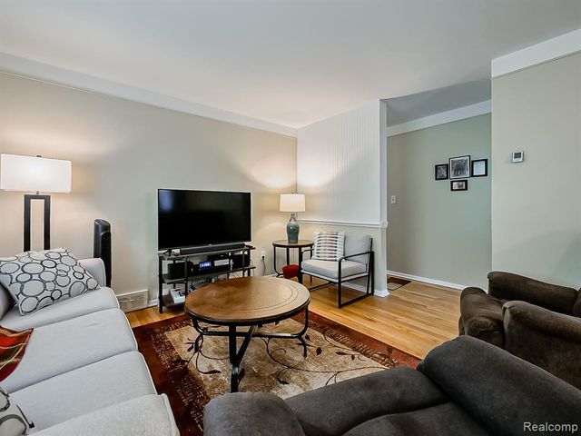 29221 Mark Avenue, Madison Heights, MI 48071