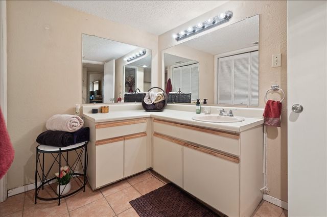 1441 Westmount Avenue 211, Dallas, TX 75211