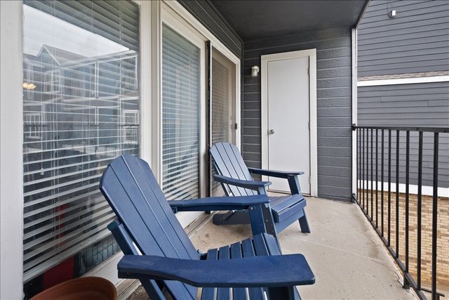 1441 Westmount Avenue 211, Dallas, TX 75211