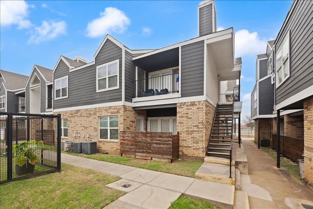 1441 Westmount Avenue 211, Dallas, TX 75211